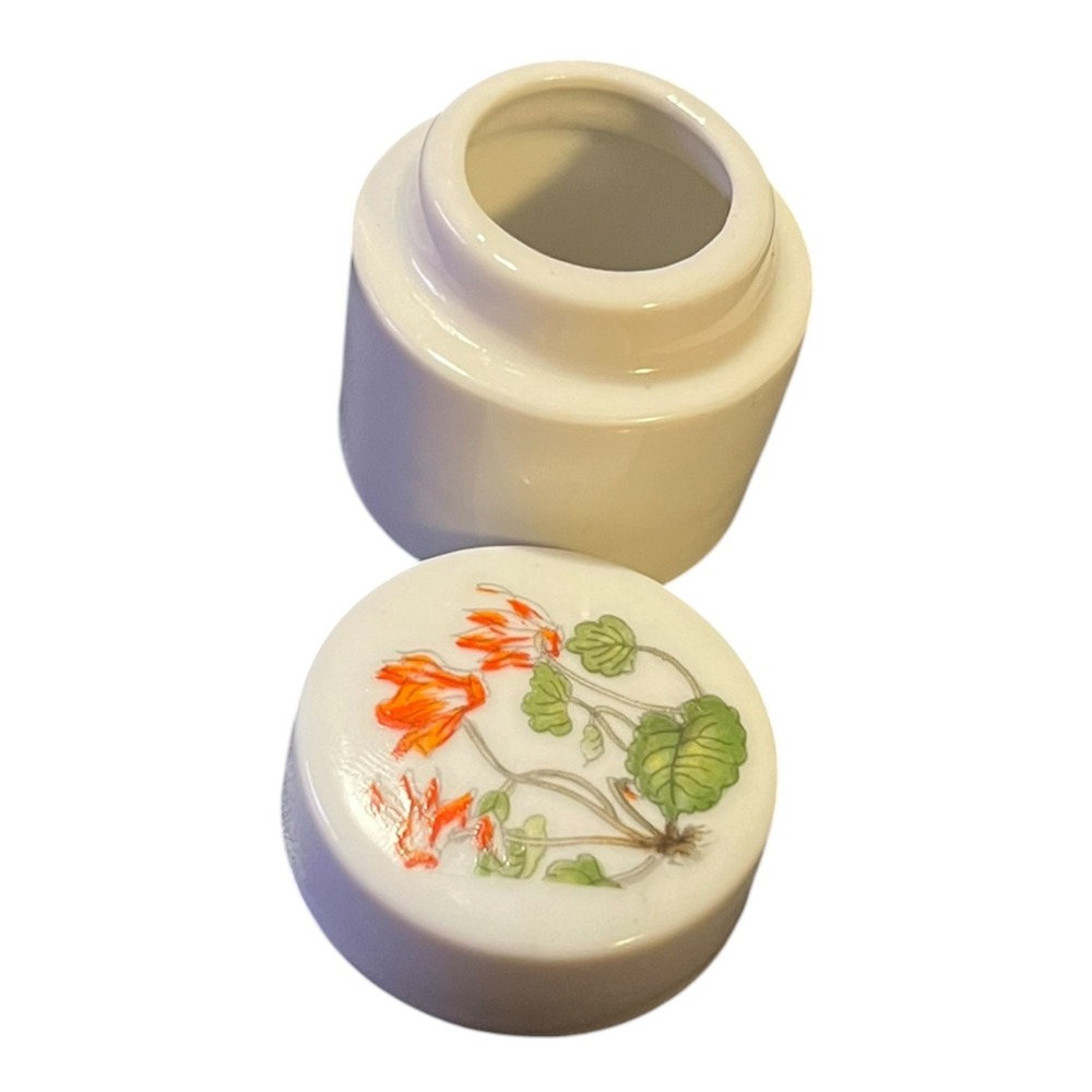 Takahashi San Francisco Vintage Porcelain Pill Box Floral White Made in Japan